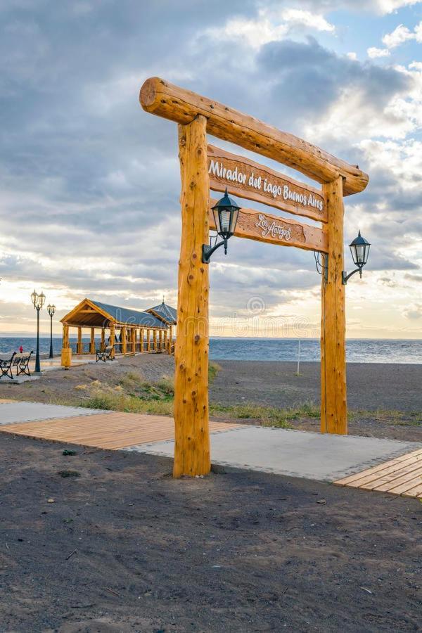 Casa Costanera Lago Buenos Aires, 로스 안티구오스 외부 사진